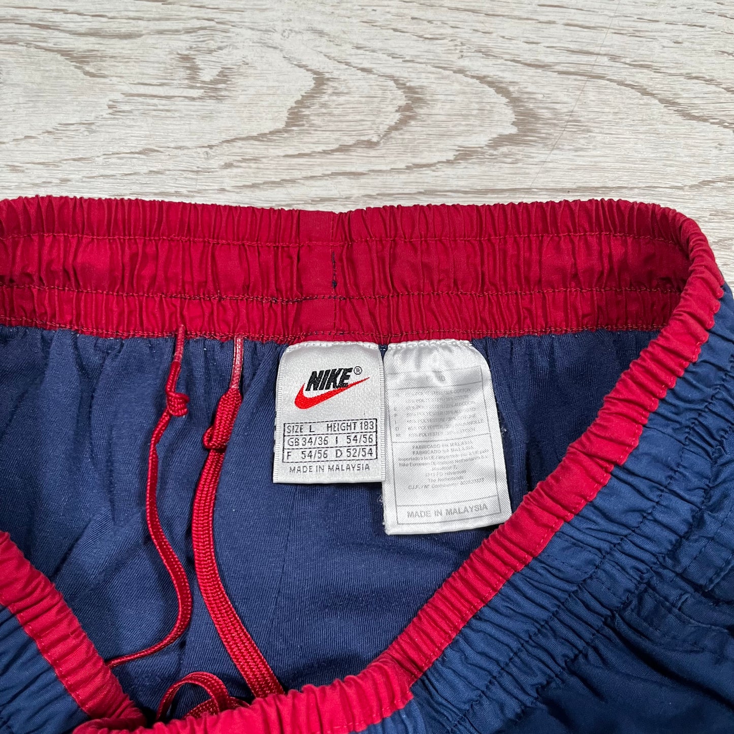Nike Vintage 90er Fallschirm-Trainingshose (L)