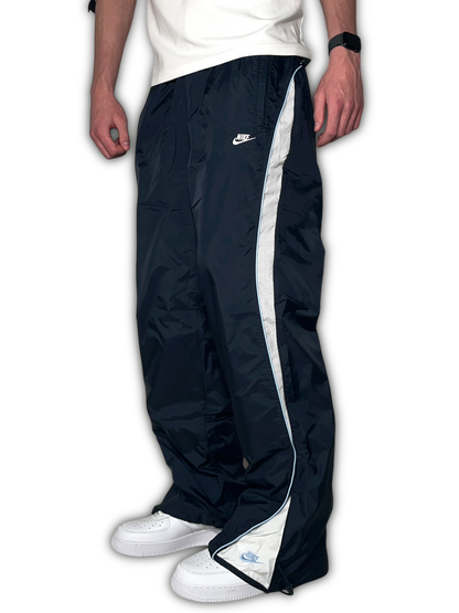 Nike Seltene Trainingshose (XL)